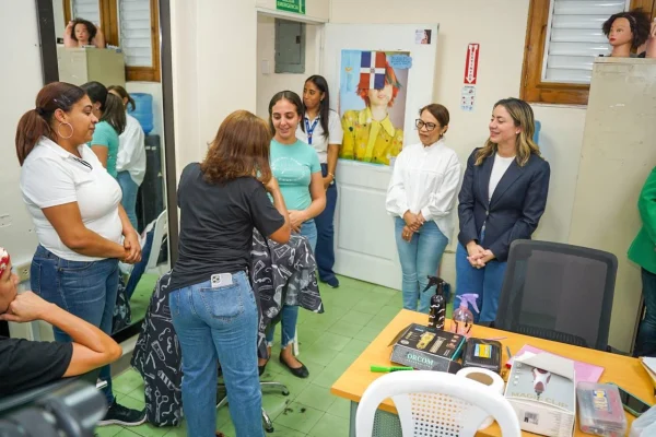 Gloria Reyes supervisa acciones de la alianza Supérate-Infotep en los CSCS de Santiago