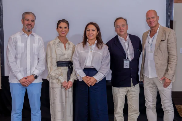 Fundación Tropicalia recibe el Community Impact Award por su labor con niñas en Miches