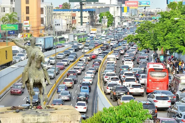 INTRANT busca consenso para implementación de transporte escolar en colegios privados