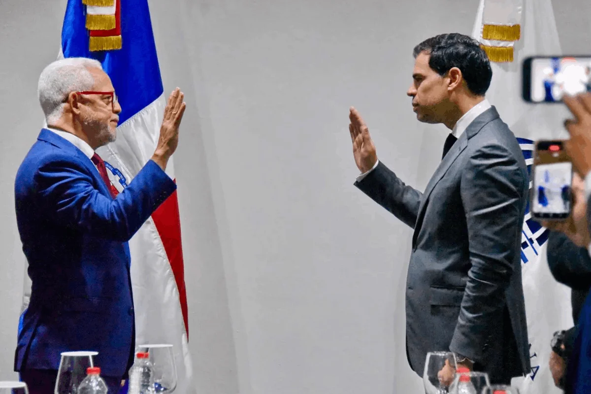 Ministro de Cultura juramenta a José Antonio Aybar como nuevo presidente de la CNEPR