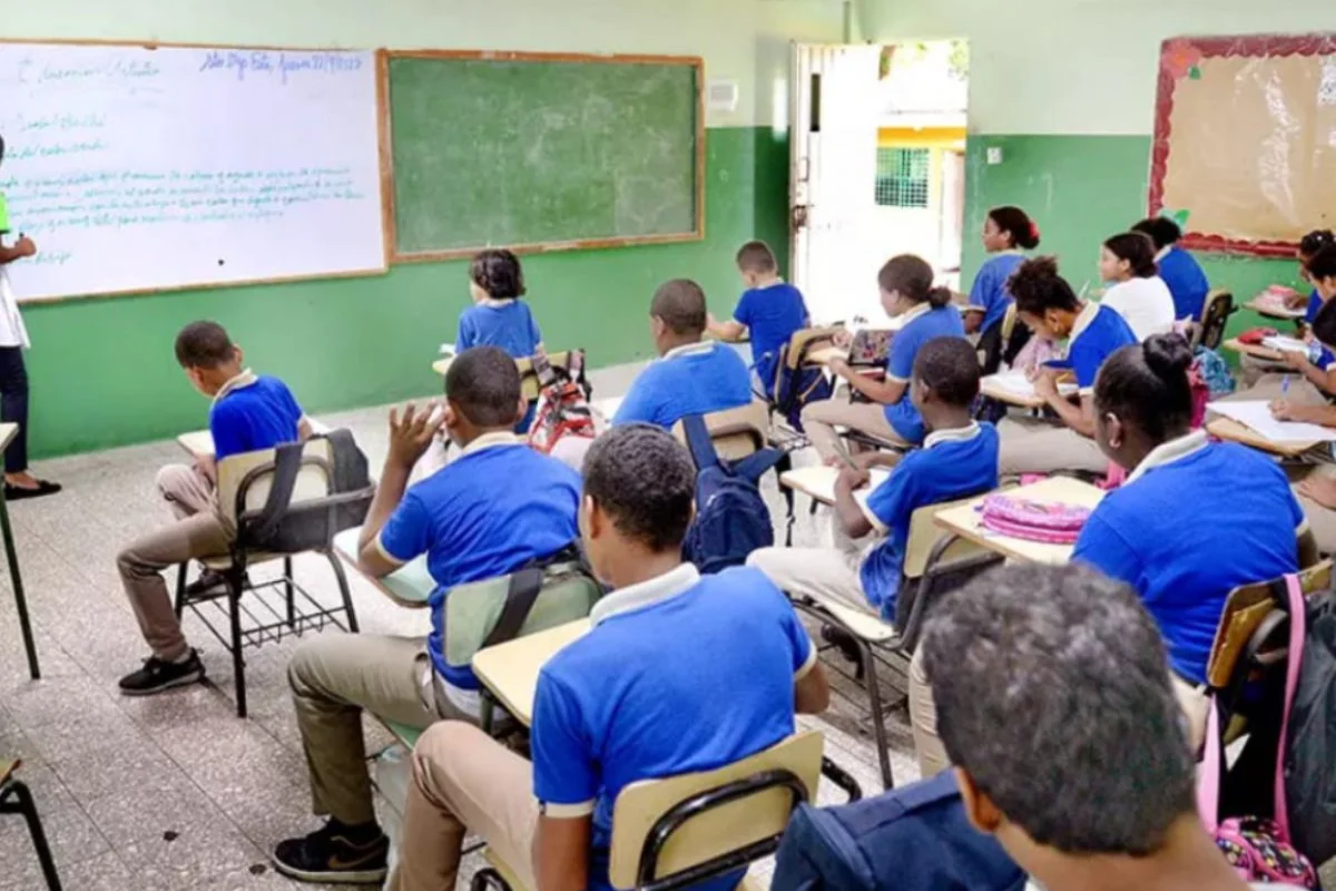 Moral y Cívica regresará a las aulas a partir del año escolar 2025–2026