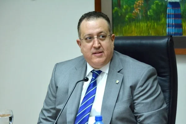 Magín Díaz descarta reforma fiscal y dice Gobierno se concentra en reactivar economía