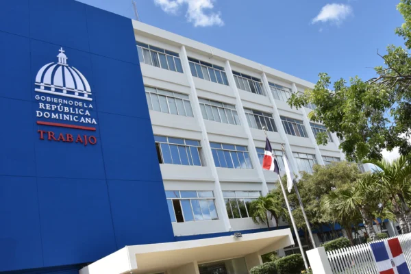 Ministerio de Trabajo reitera día de la Restauración no es laborable