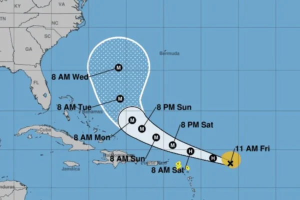 Huracán Erin, primero de la temporada 2025, pasará al norte del país con lluvias y oleaje peligroso