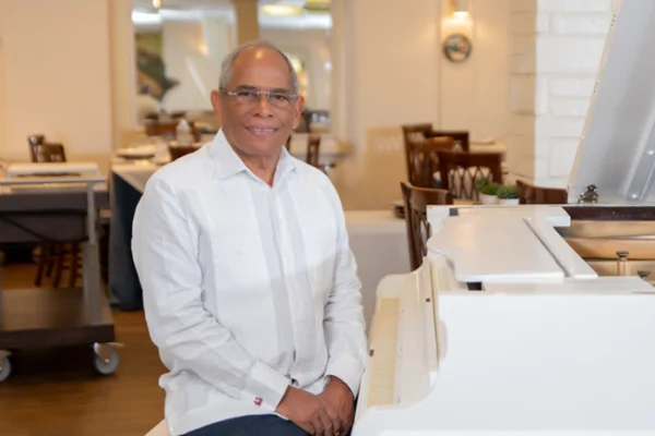 Abinader designa a Onésimo González como director de la OMSA