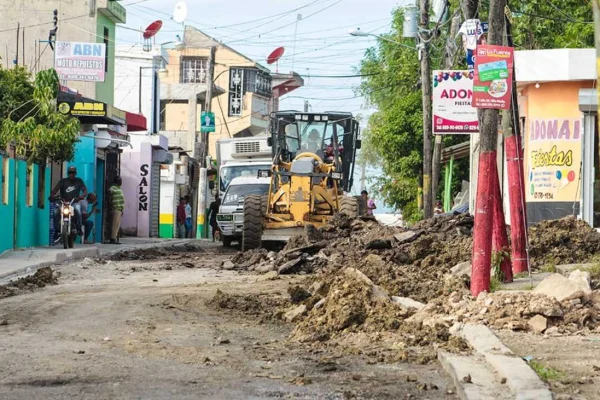 Gobierno destinará 4,000 millones de pesos para construir aceras y contenes
