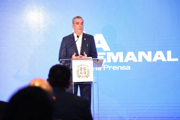 Abinader afirma que el déficit de las Edes es el "mayor reto" de su Gobierno