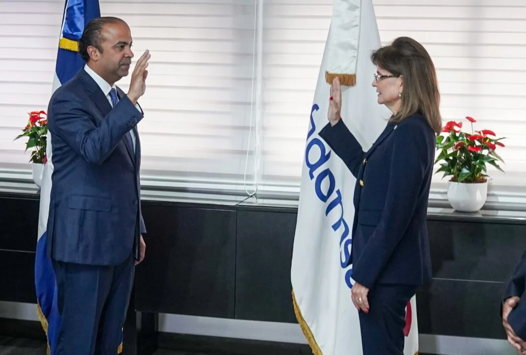 Samuel Pereyra toma juramento como presidente del Consejo de Administración de Refidomsa