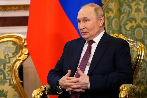 Putin valora positivamente negociaciones de paz, pero no responde al ultimátum de Trump
