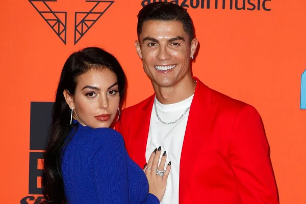 ¡Es oficial! Cristiano y Georgina anuncian que se casan