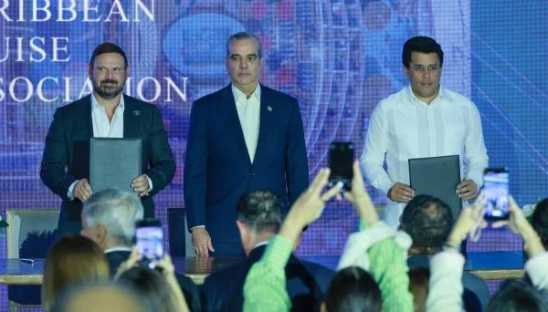 RD firma un acuerdo con la Asociación de Cruceros de Florida y el Caribe
