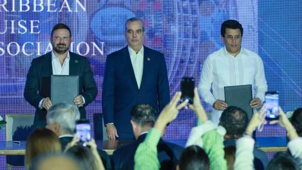 RD firma un acuerdo con la Asociación de Cruceros de Florida y el Caribe